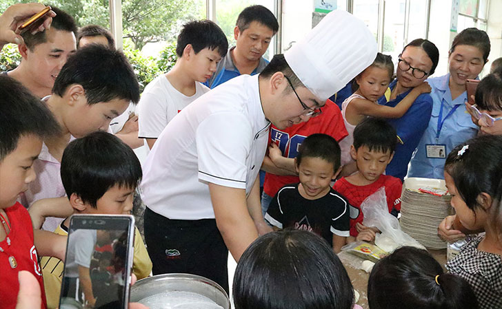 Shimao copper industry holds "love alive in MAO, cool summer" parent-child activity